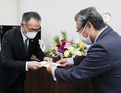金融商品で地域福祉に貢献　「夢・ささえあい」寄付金を贈呈