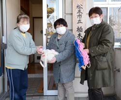 保育園児へお手玉とあやとり紐をプレゼント　伝統の遊びを知って欲しい
