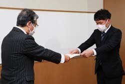 令和3年度下期支援授与式　親元就農を後押し