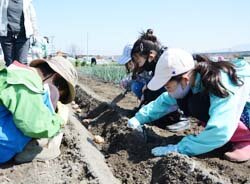 子どもたちがのびのびと過ごせる場所を　2022年度神林親子夢あわせ農園開園