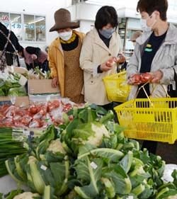 愛され続け15年　新鮮な野菜がずらり！