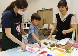 親子の思い出づくりを　夏休み工作スタジオ初開催