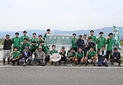 地元の農を選手へつなげる　山雅田で田植え体験再び