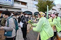 地元農産物を味わって　生産者から消費者へ思い届ける