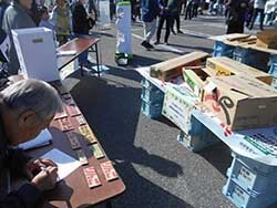 出荷用ダンボールがクイズに　JAまつりで620人が回答
