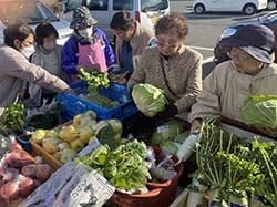 今期もありがとう　軽ットラ市今年最後の営業
