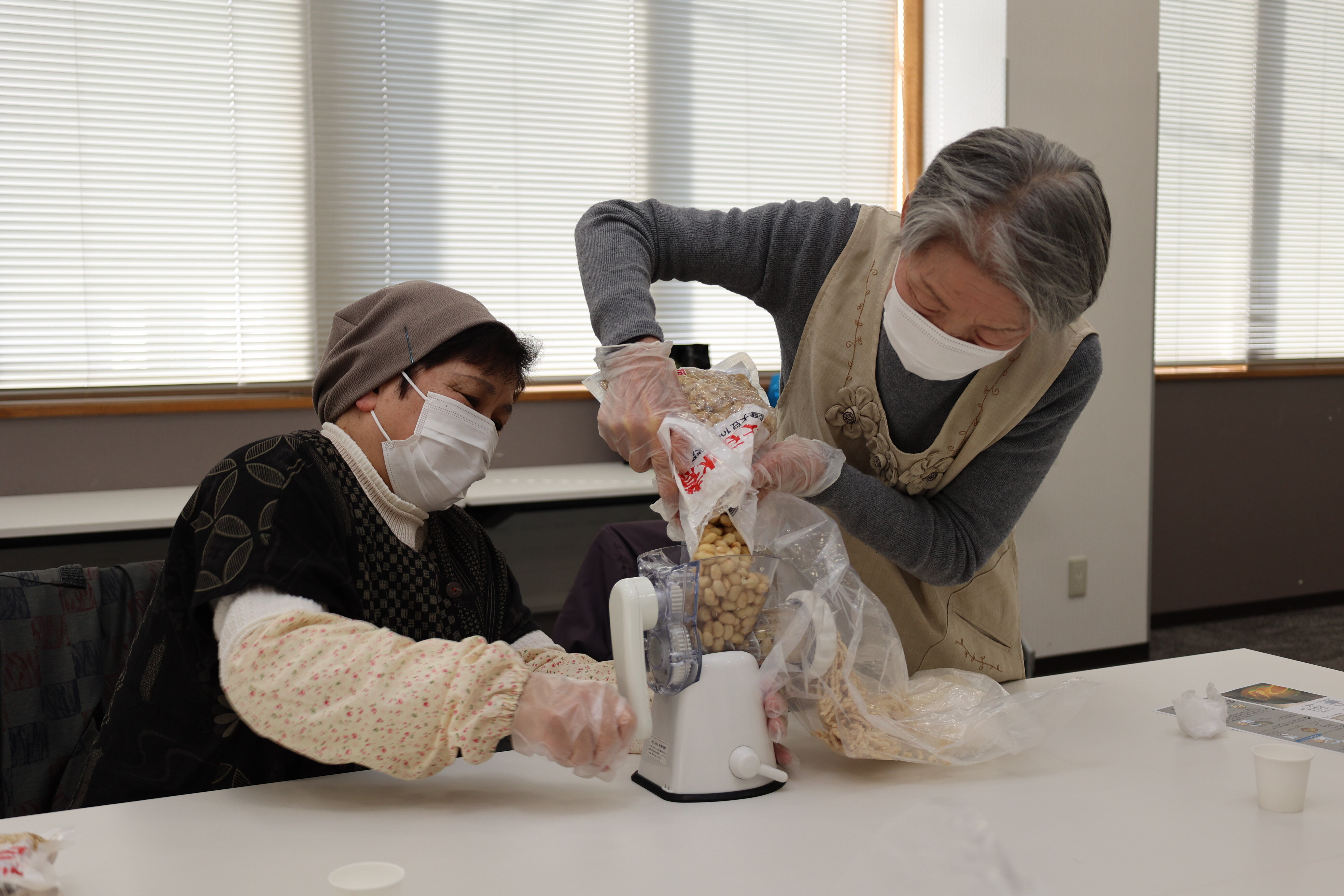 手作りみそをつくる　はつらつ大学第9回講座を開催
