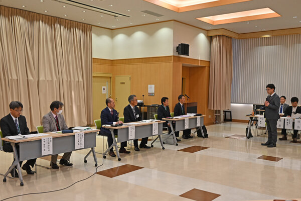 農業の未来を語らう　青年部行政との懇談会