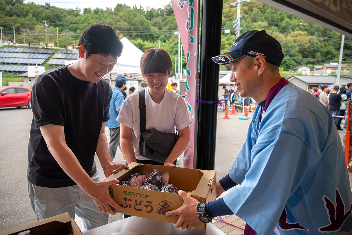 山清路®ぶどうの魅力を伝える ぶどう即売会でファンづくりを