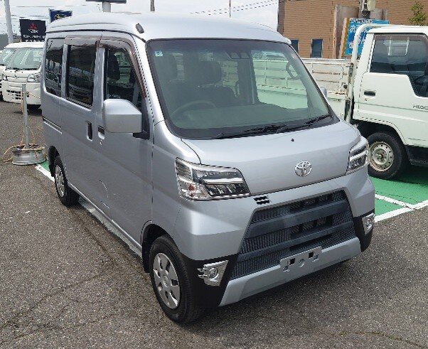 軽箱バン　4WD　A/T
