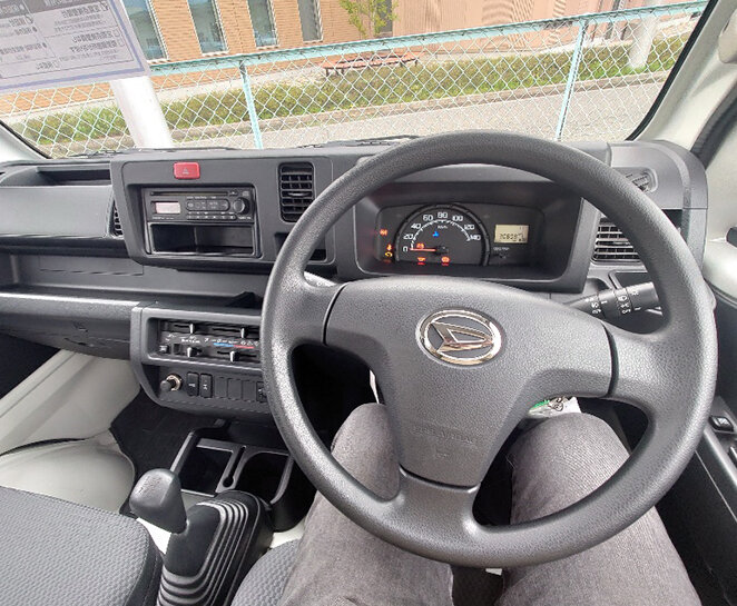 軽トラック 4WD 5MT：写真3