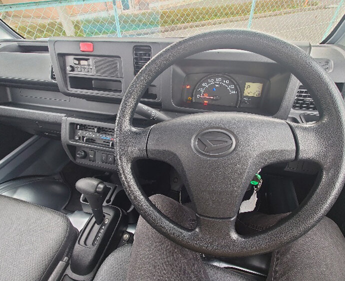 軽トラック 4WD AT:写真3