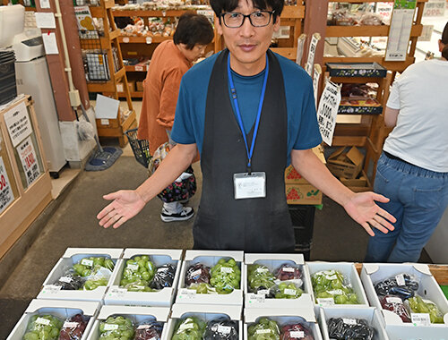 りんごやぶどうをはじめ、秋野菜や新米「コシヒカリ」も入荷